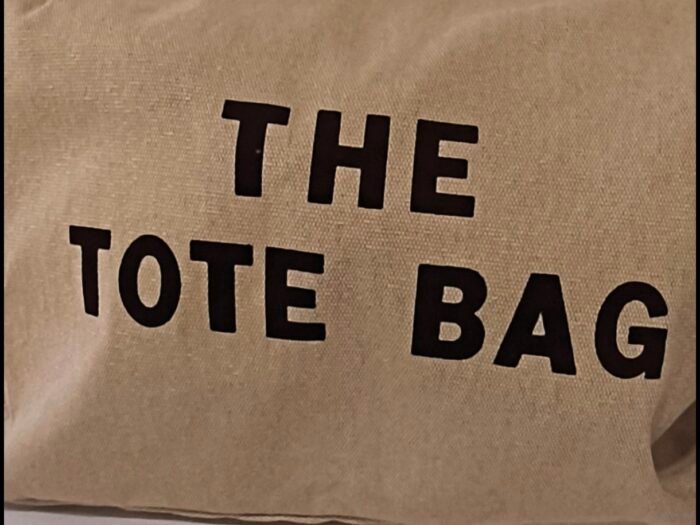 bolso de tote bag beige