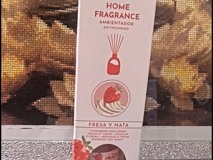 mikado fresa y nata